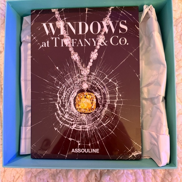 Windows at Tiffany & Co Book by Assouline New - Picture 5 of 5